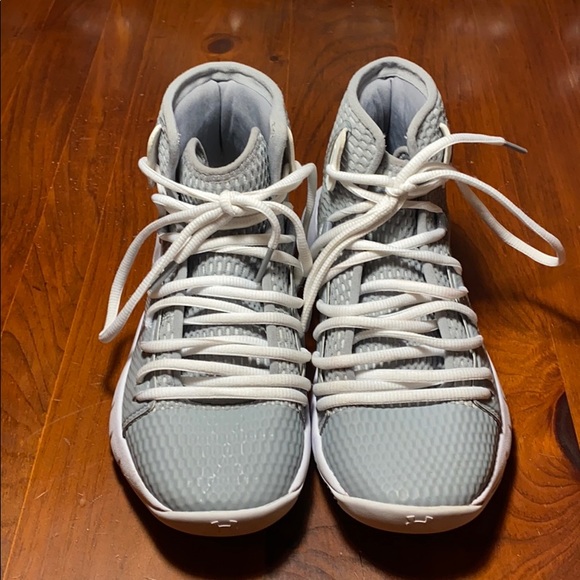 Under Armour HAVOC HOVR Basketball Shoes. - Picture 2 of 9